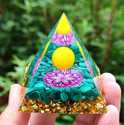 Orgonitová pyramida žlutý nefrit a malachit - Mandala lásky