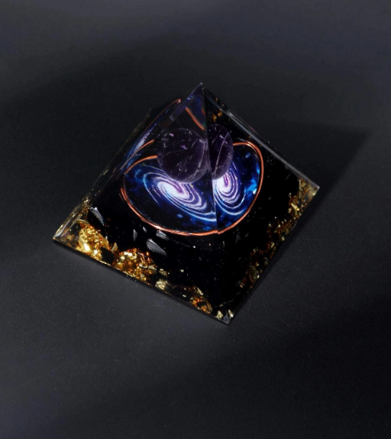 Orgonitová pyramida ametyst a onyx - Vesmírná energie