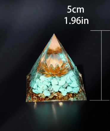 Orgonitová pyramida bílý nefrit a amazonit - Lotosový květ