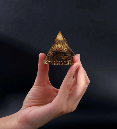 Orgonitová pyramida křišťál a tygří oko - Lotosový květ