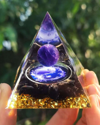 Orgonitová pyramida ametyst a onyx - jing jang