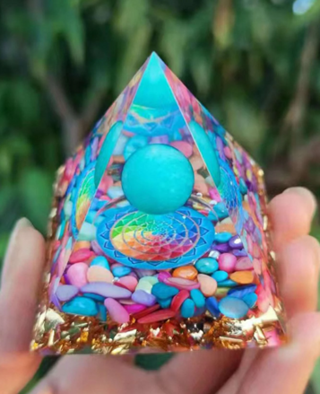 Orgonitová pyramida kalcit modrý a mandala