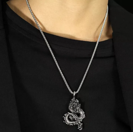 Pánský amulet draka