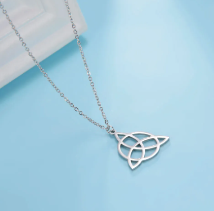 Amulet Triquetra