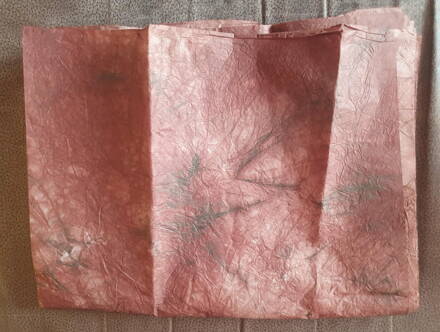 Papír batika tmavě hnědý 60x80 cm